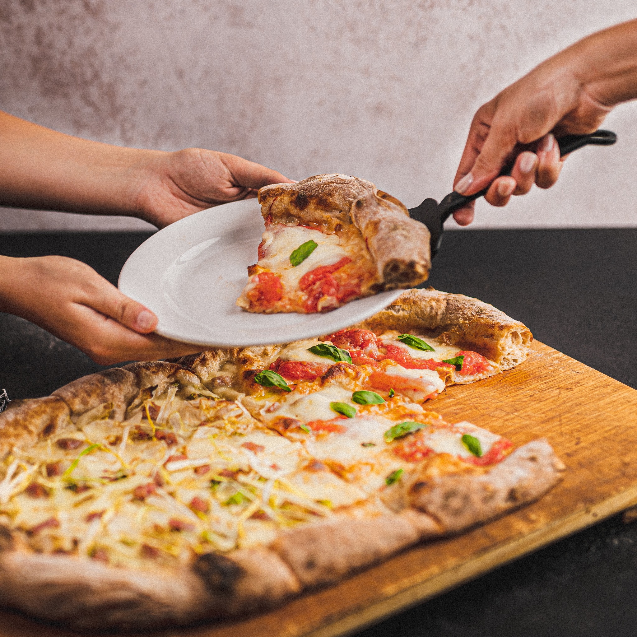 Mezzometro Jesi Recensione: Eccellenza Pizza in Pala Marche