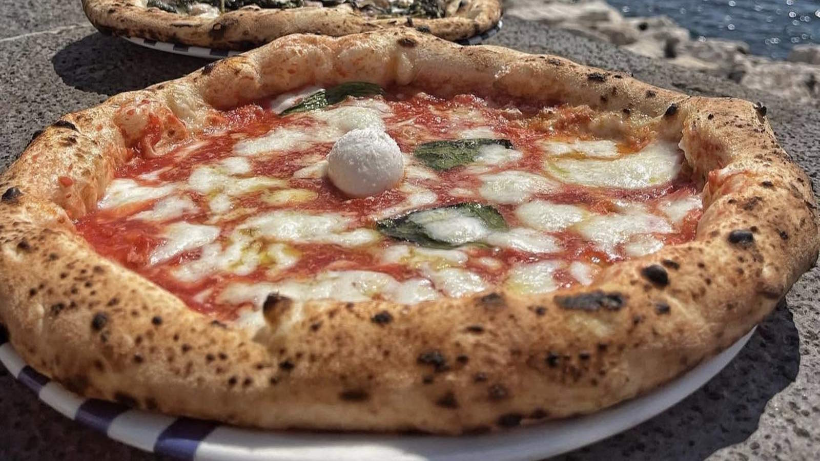 Le 10 pizzerie più famose sui social: alcune vi sorprenderanno